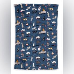 VERA BRADLEY Cat’s Meow Blue Multi Essential Throw Blanket in Fleece